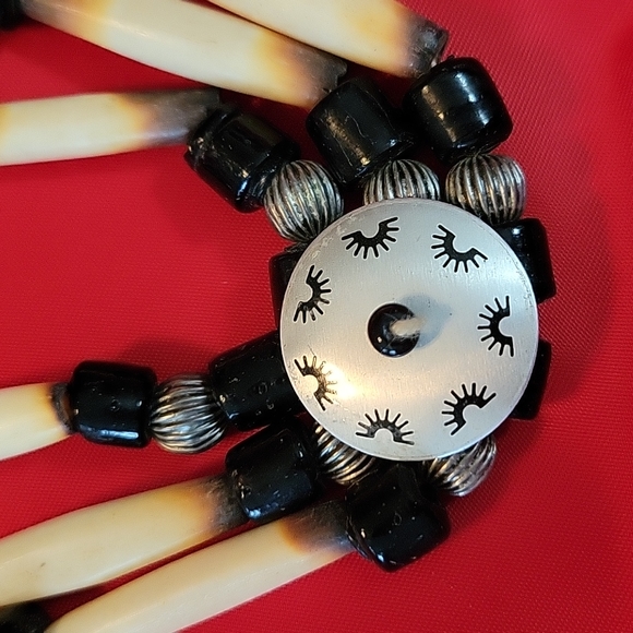 BEAUTIFUL Handmade NATIVE AMERICAN Bone Silver leather NECKLACE VINTAGE - Picture 2 of 7